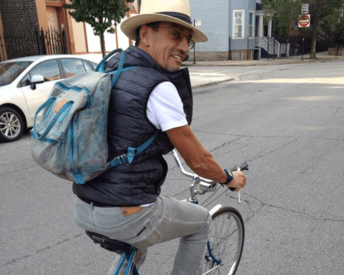 Dr. Aparicio paseo en bicicleta por Nueva York.